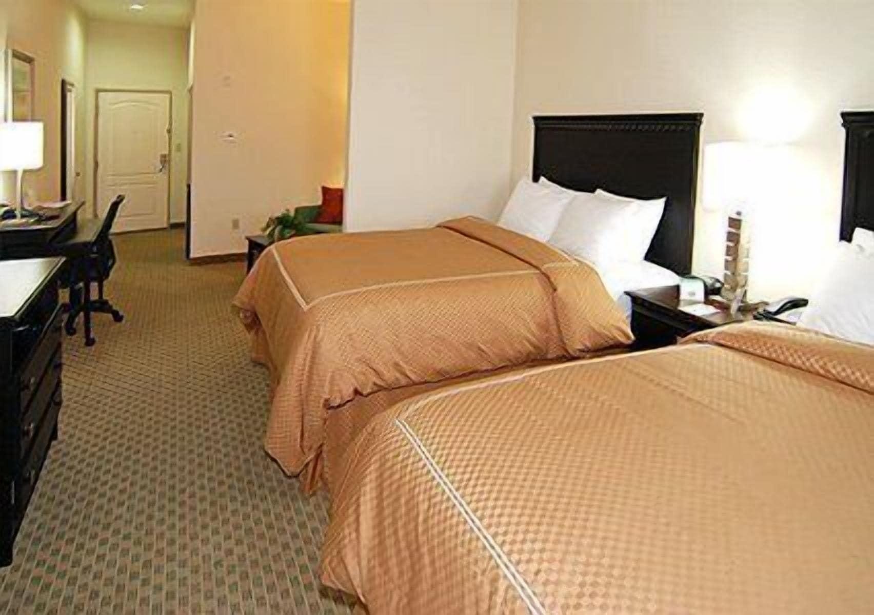 Fairfield By Marriott Inn & Suites ฮิลส์โบโร ภายนอก รูปภาพ