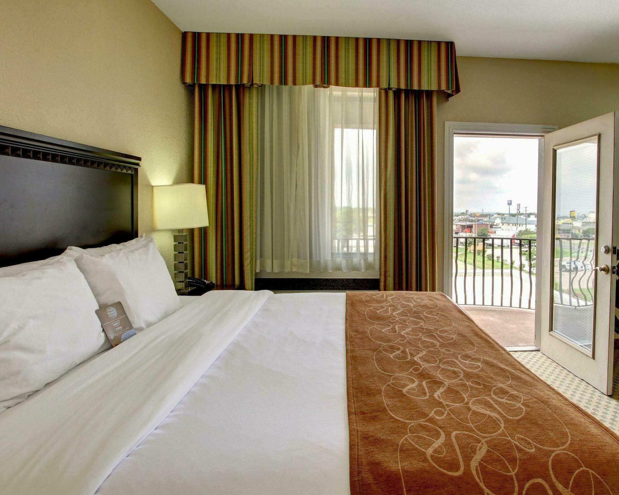 Fairfield By Marriott Inn & Suites ฮิลส์โบโร ภายนอก รูปภาพ